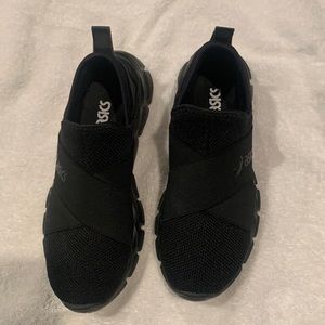 Women’s ASICS slip on black size 7.5
